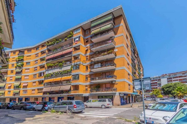 appartamento in vendita a Roma in zona Appio Claudio
