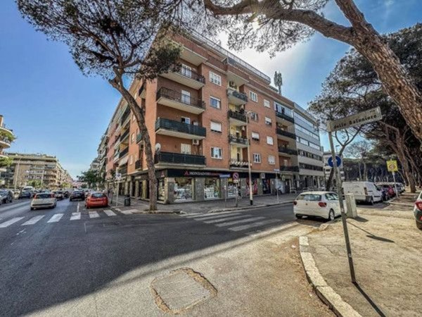 appartamento in vendita a Roma in zona Ostia