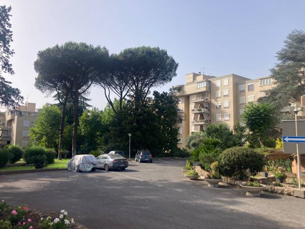 appartamento in vendita a Roma in zona Corviale