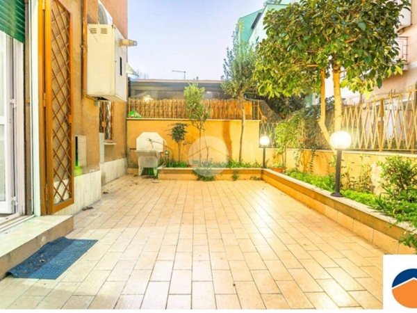 appartamento in vendita a Roma in zona Appio Claudio