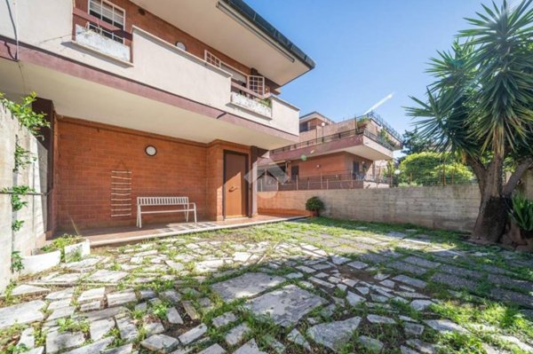 casa indipendente in vendita a Roma in zona Casal Morena