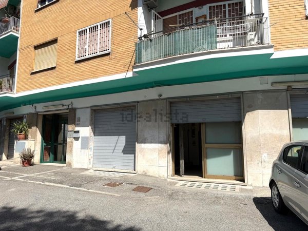 locale commerciale in vendita a Roma in zona Prenestino-Labicano