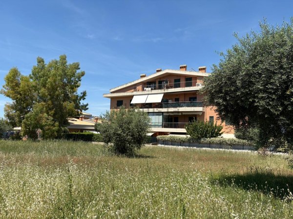 appartamento in vendita a Roma in zona Casal Morena