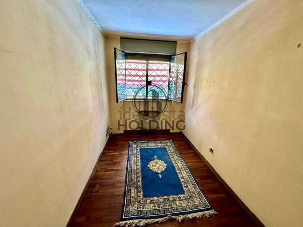 appartamento in vendita a Roma in zona Ardeatino