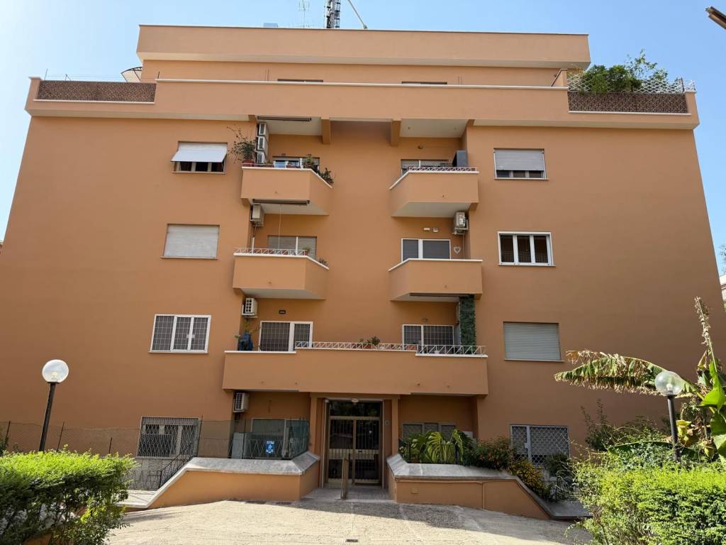 appartamento in vendita a Roma in zona Monte Sacro/Talenti