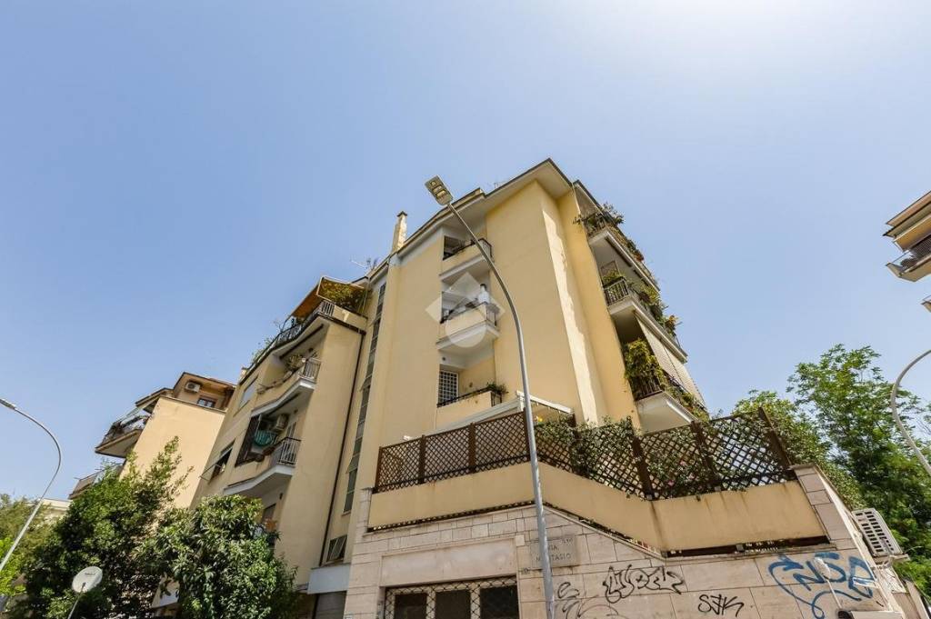 appartamento in vendita a Roma in zona Monte Sacro/Talenti