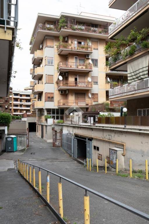 appartamento in vendita a Roma in zona Appio Latino