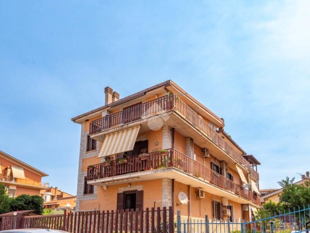 appartamento in vendita a Roma in zona Borghesiana