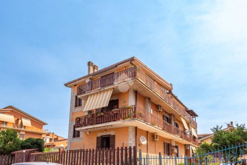 appartamento in vendita a Roma in zona Finocchio