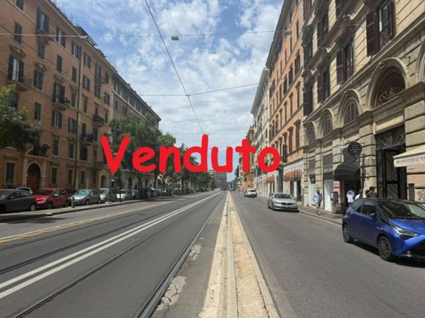 appartamento in vendita a Roma in zona Rione Monti/Campitelli
