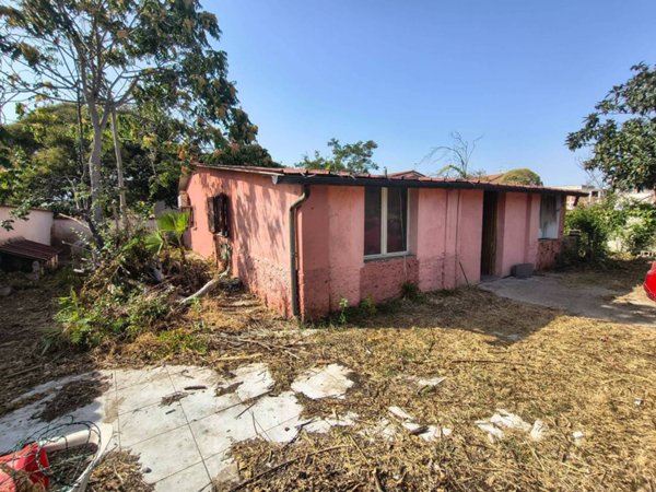 casa indipendente in vendita a Roma in zona Longarina
