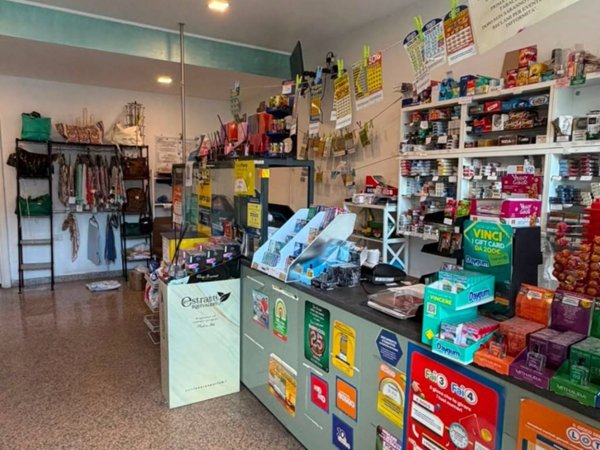 negozio in vendita a Roma in zona Tuscolano