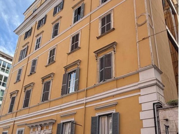 appartamento in vendita a Roma in zona Castro Pretorio