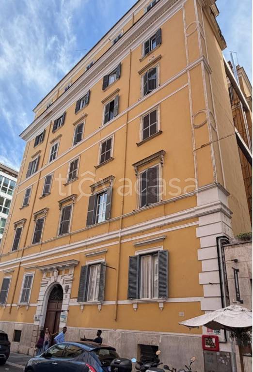 appartamento in vendita a Roma in zona Castro Pretorio