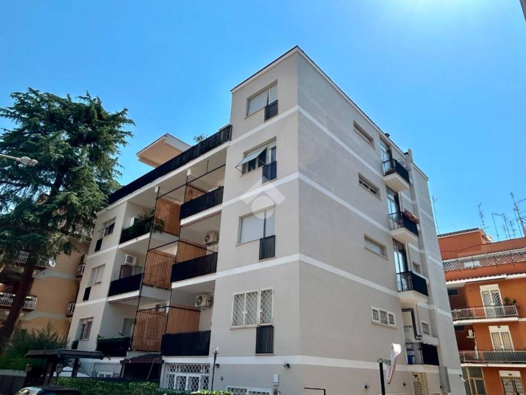 appartamento in vendita a Roma in zona Monte Sacro/Talenti