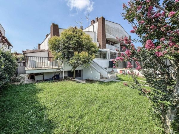 casa indipendente in vendita a Roma in zona Infernetto
