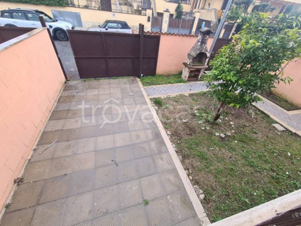 casa indipendente in vendita a Roma in zona Valle Muricana