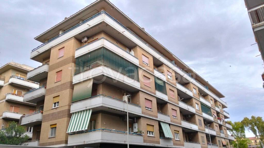 appartamento in vendita a Roma in zona Ostia