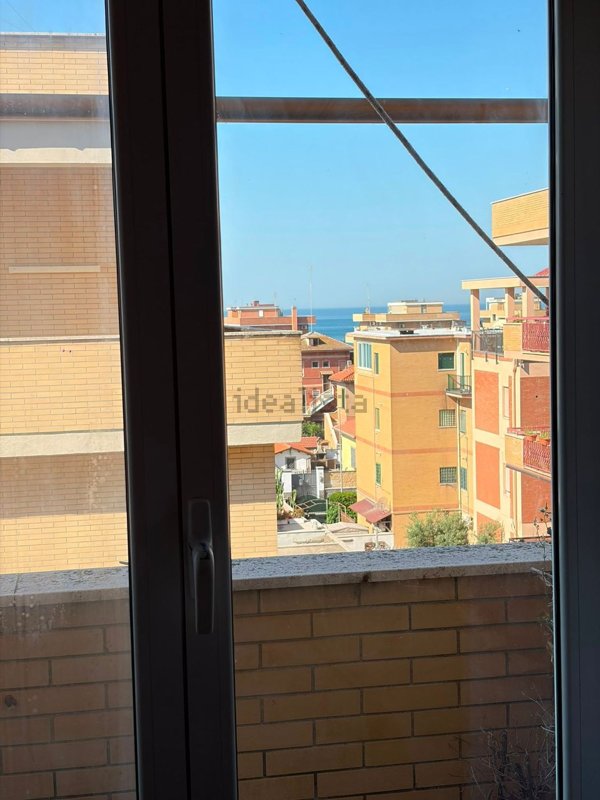 appartamento in vendita a Roma in zona Ostia