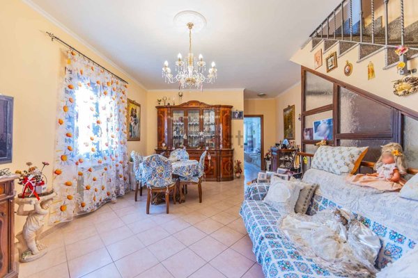 casa indipendente in vendita a Roma in zona Giardini di Corcolle