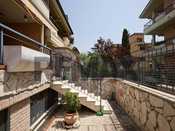 casa indipendente in vendita a Roma in zona Alessandrino
