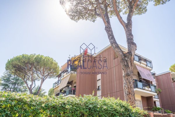 casa indipendente in vendita a Roma in zona Torre Gaia