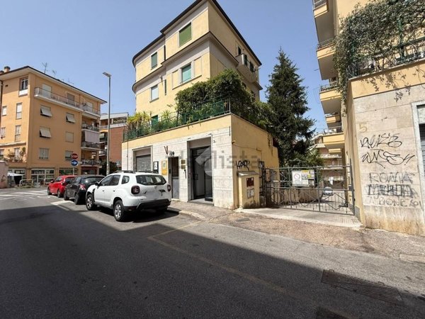 negozio in vendita a Roma in zona Trionfale