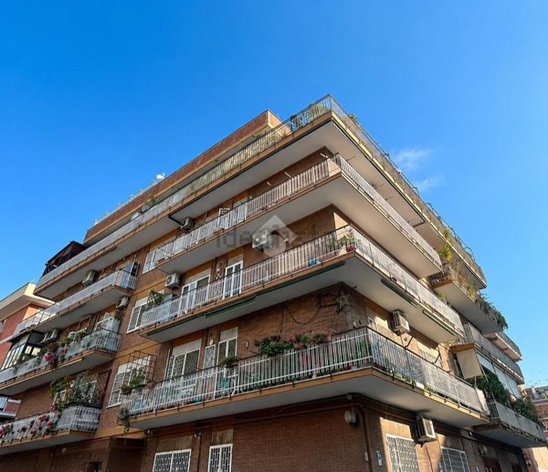 appartamento in vendita a Roma in zona Appio Claudio