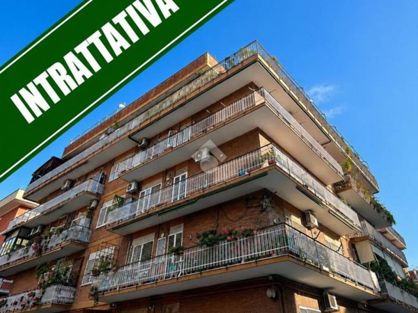 appartamento in vendita a Roma in zona Appio Claudio