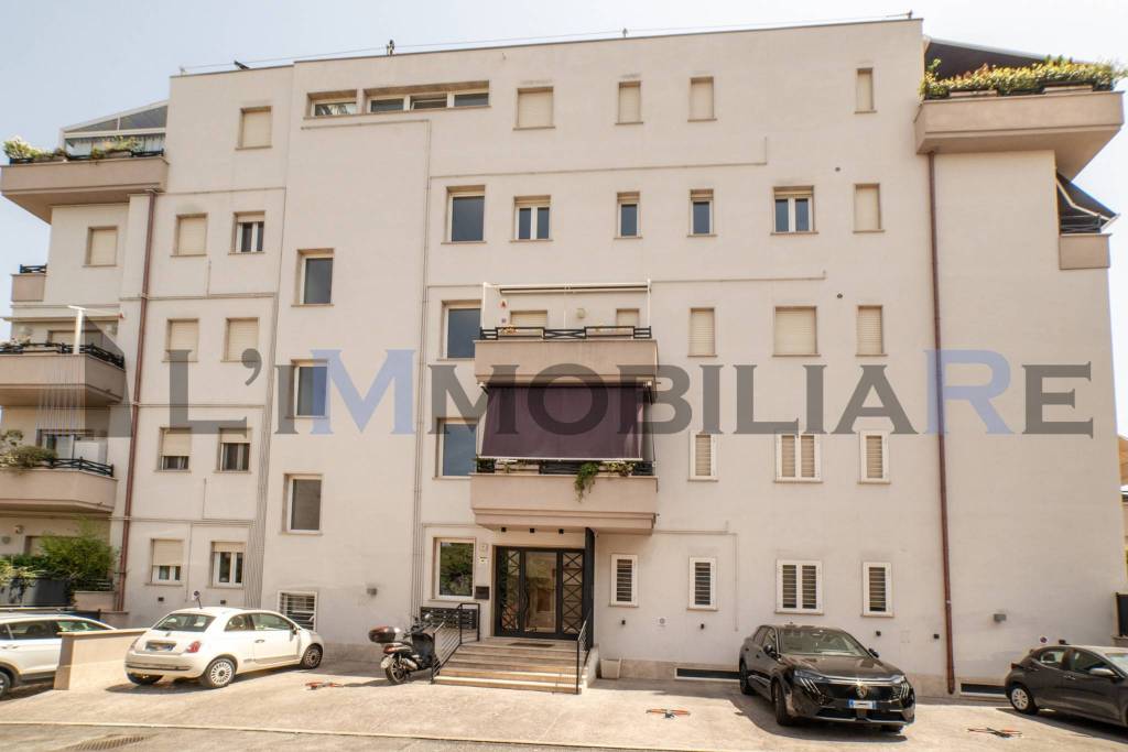 appartamento in vendita a Roma in zona Ostiense