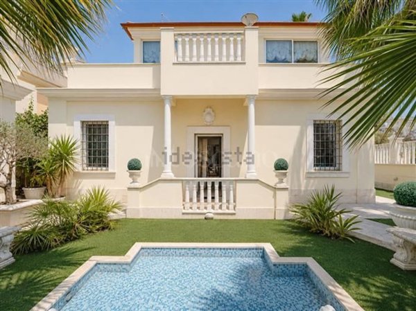 casa indipendente in vendita a Roma in zona Ostia