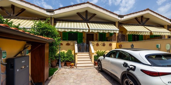 casa indipendente in vendita a Roma in zona Dragona/Bagnoletto