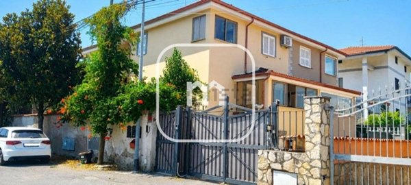 casa indipendente in vendita a Roma in zona Colle del Sole