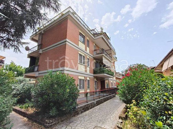 appartamento in vendita a Roma in zona Casal Morena