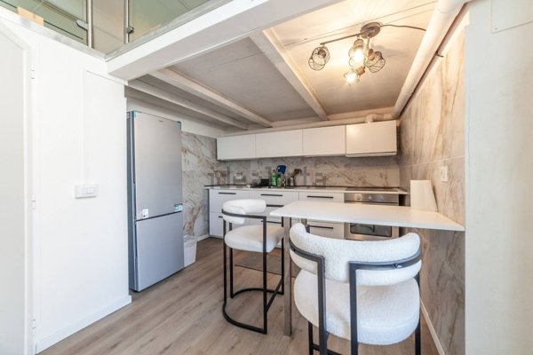 casa indipendente in vendita a Roma in zona Appio Latino