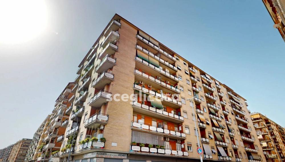 appartamento in vendita a Roma in zona Tuscolano