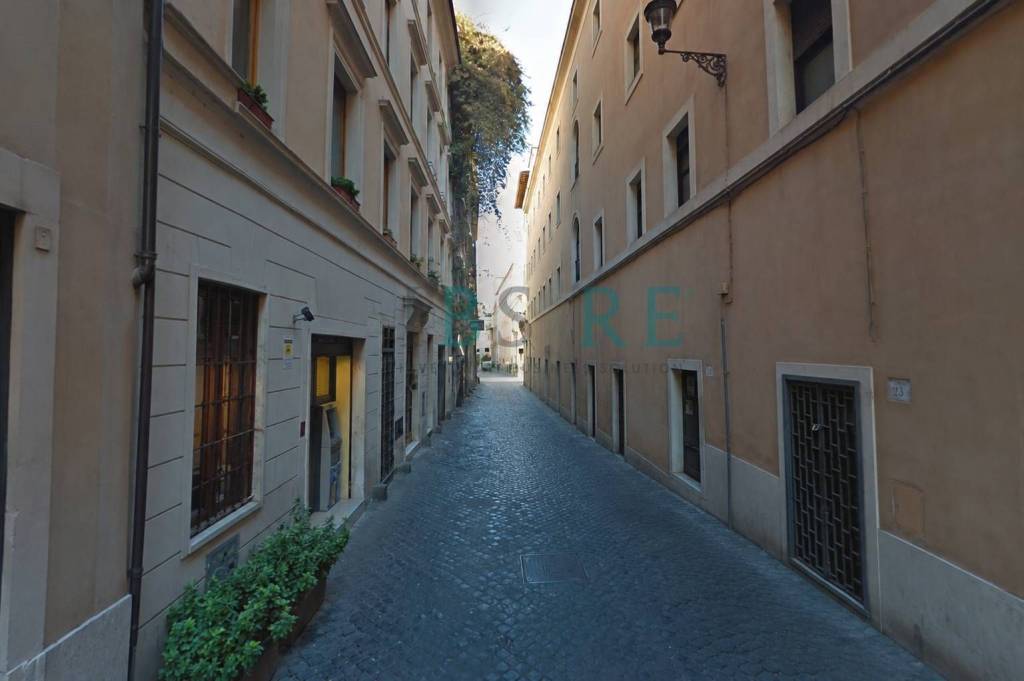 negozio in vendita a Roma in zona Trevi-Colonna