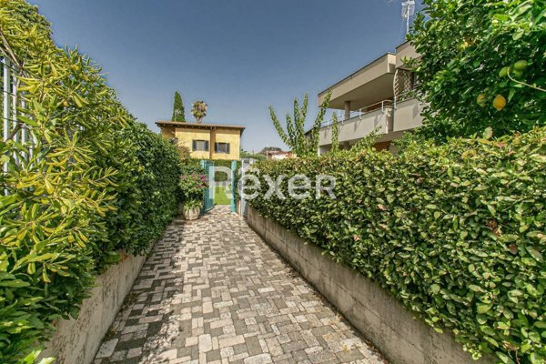 casa indipendente in vendita a Roma in zona Casal Palocco