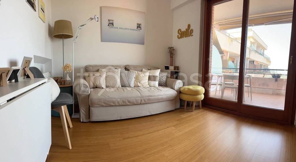 appartamento in vendita a Roma in zona Acilia