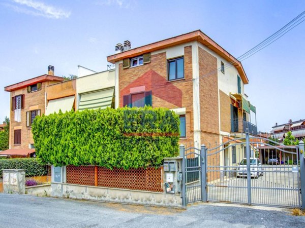 appartamento in vendita a Roma in zona Castel di Leva