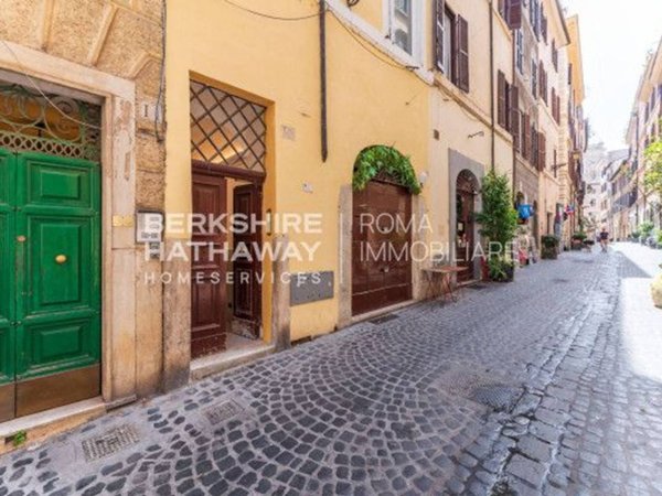 appartamento in vendita a Roma in zona Parione/Sant'Eustachio
