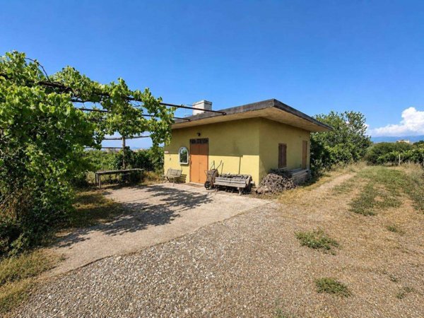 casale in vendita a Roma