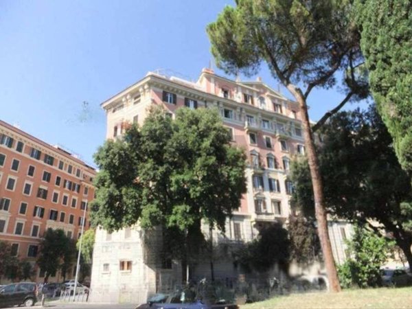 appartamento in vendita a Roma in zona Della Vittoria