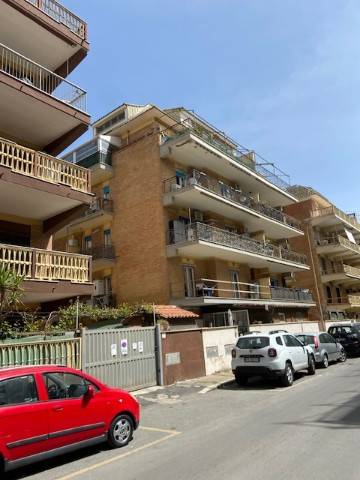 appartamento in vendita a Roma in zona Ostia