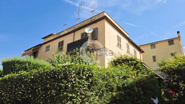 appartamento in vendita a Roma in zona Falcognana