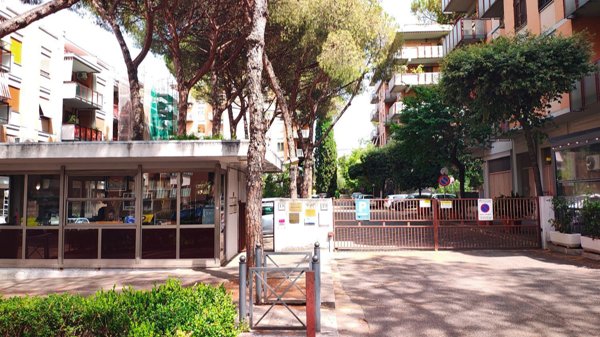 appartamento in vendita a Roma in zona Ardeatino