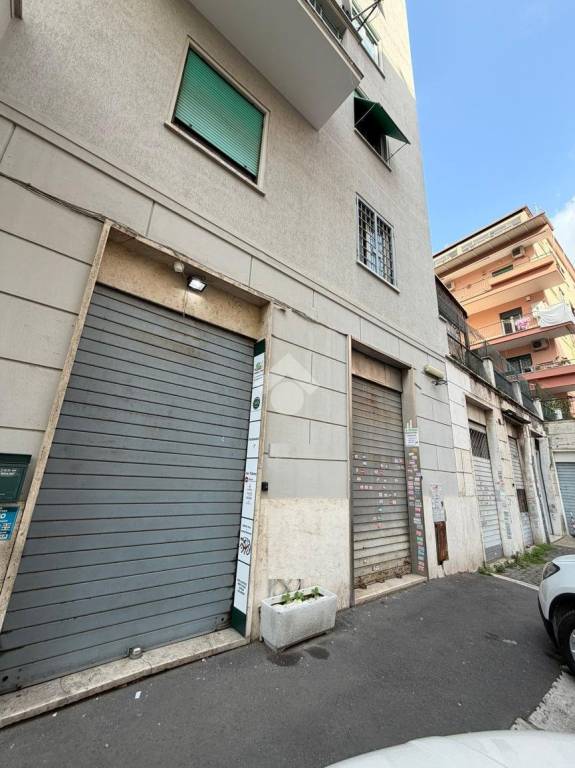 negozio in vendita a Roma in zona Prenestino-Labicano