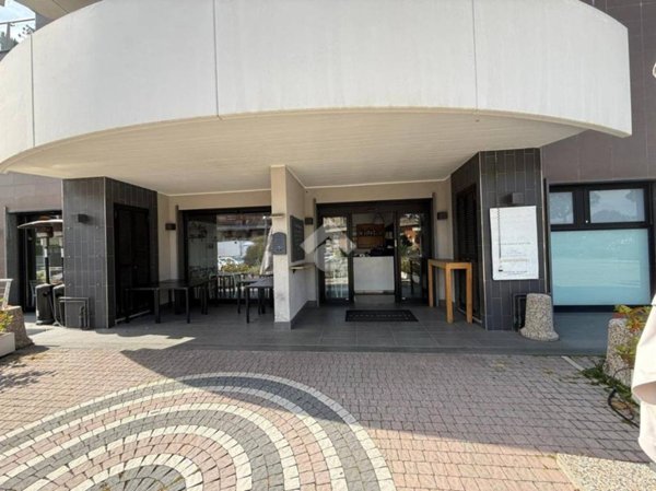 negozio in vendita a Roma in zona Primavalle