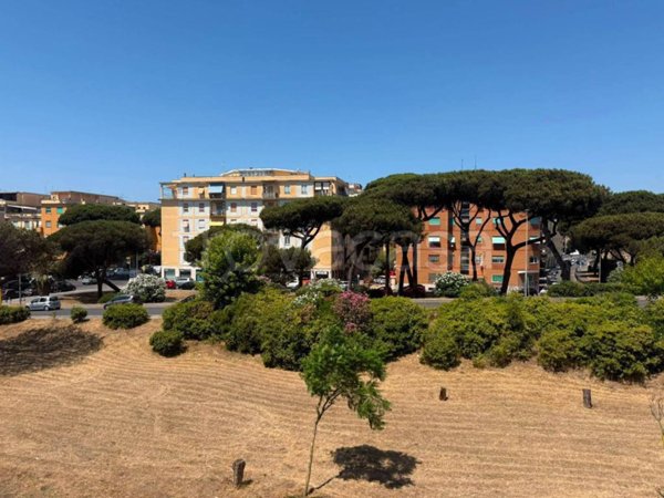 appartamento in vendita a Roma in zona Ostia