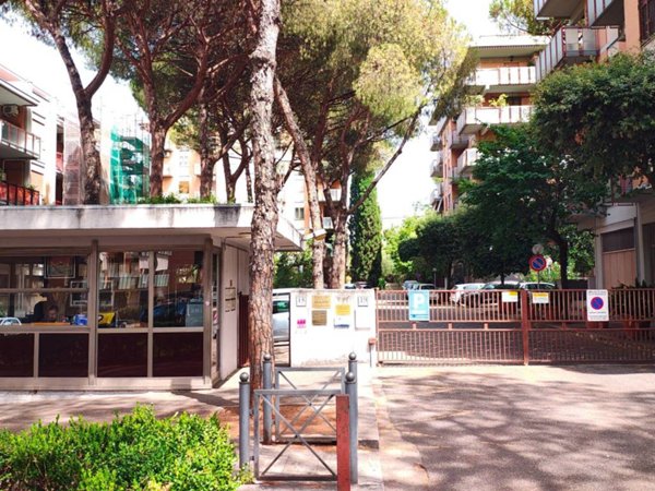 appartamento in vendita a Roma in zona Ardeatino